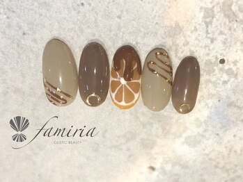 ファミリア/オレンジチョコネイル