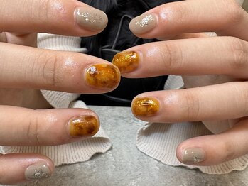 グレッタ(guletta)/定額デザインベッコウネイル