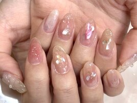 大人可愛いニュアンスネイル