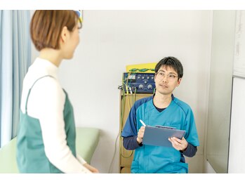 アクア越谷整骨院/詳しく症状を伺います。