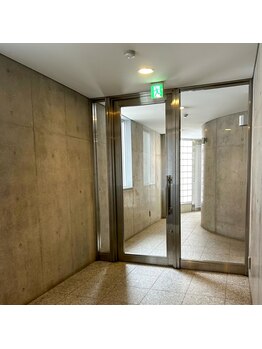 ヨモギー 麻布十番店(YOMOGii)/広々としたアプローチ