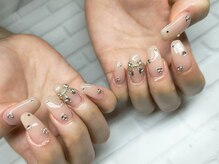 ナンバーファイブ(N°5)の雰囲気(人気☆ストーンデザインネイル)