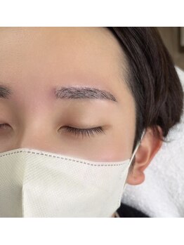 メンズスキンラボ(MEN'S SKIN LABO)の写真/第一印象は目元と肌で決まる！当店のアイブロウ×お肌ケアでデキる男へ◆仕事での信頼感や清潔感がUP＊