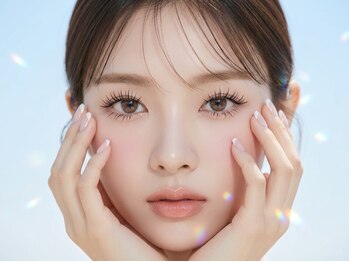 ケーオーエスビューティー(KOS beauty)の写真/360度どこから見ても美しい☆絶妙なバランスの束感で叶える大人のナチュラル盛れ♪落ち着いた理想の目元へ!