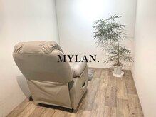 ナチュラルで落ち着く雰囲気の完全個室になります♪