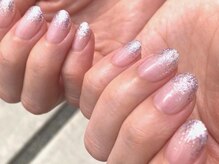 美爪がコンセプト◎爪のクセを補強しながら施術、艶やかな指先へ