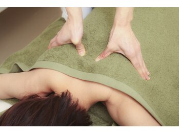 フリッシェ グラン(Frishe Gran)/背中のツボ押しから始まるボディ