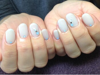 ラウト デコレーションアンドネイルサロン(Lauto Decoration&Nail Salon)/グレー春ネイル