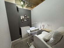 ネイルサロン メィプルの雰囲気（半個室ブース　ソファー席）