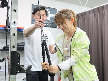 アークス(ARQS)/二の腕やせトレーニング♪