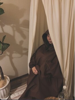 アロマリンパマッサージ&ハーブ蒸し- Herbal Wellness Rta 【リタ】の写真/代謝が落ちやすい季節こそ、むくみ/冷え/疲労感を根本改善!フットバス付ハ-ブ蒸しで血行促進や疲労回復も◎