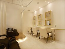 オーロ 武庫之荘店(ORO)の雰囲気（清潔感のあるメイクブースも完備♪）