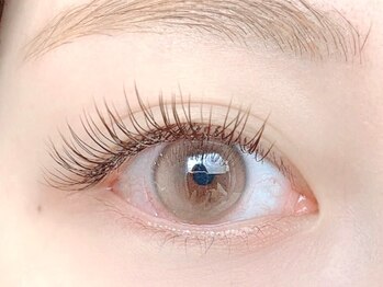 アイラッシュサロン リブリー(RIVELY)の写真/美しい仕上がり&モチも◎《カラーフラットラッシュ100本¥5590》カラーラッシュ2色まで同料金でご案内♪