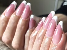 美フォルム仕上げはお任せ。自爪育成と長さ出しも丁寧な施術◎