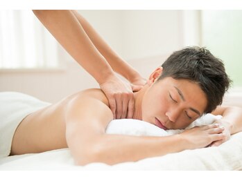 らく～だ 浜松町大門の写真/当店の約4割が男性です！　血管血流ケアで本気の身体メンテナンス。　ゴルファーさん多数ご利用中！！