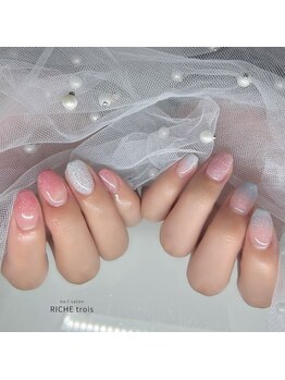 リッシュ トロワ(RICHE trois)/ゆめかわグラデーション