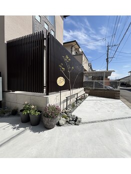 フェイシャル・エイジングケア専門店 Well-Aging Salon Panselinos【パンセリーノ】/駐車スペースのご案内