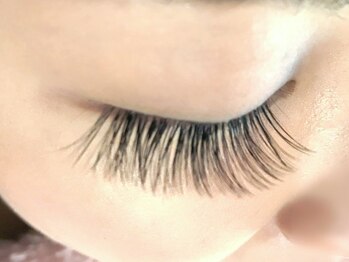 ラッシュ(Lash)の写真/束感のある仕上がり、ボリュームのある目元のデザインもお任せ☆安定した付け心地×ボリュームで目力UP↑