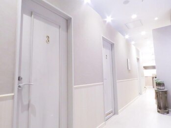 ビューティーサロン シャーロット(Beauty Salon Charlotte)/4・お部屋へご案内
