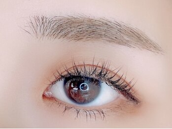 アイラッシュ フロウ(eyelash Flow)の写真/《アイブロウWAX》お客様の骨格や自眉を活かして理想のデザインに整えます★ナチュラル～流行りの眉まで◎