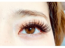 ティーラッシュ(T lash)/華やかでグラマラスなデザイン