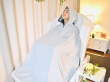 ヨサパーク アイリスリリィ 麻布十番店(YOSA PARK Irislily)/ルルオンにゆったり座ります