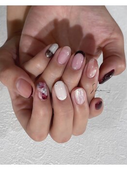 シー(SHE)/ボルドーネイル