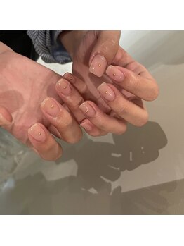 ラテ(latte.)/シンプル一癖　ヌーディーネイル