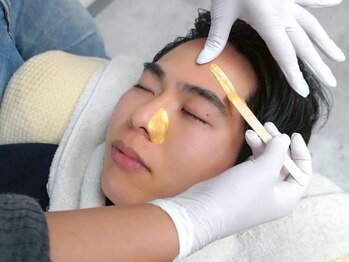ワクシー 恵比寿店(WAXYYY.)の写真/ファンデーションが浮かなくなる！しっかり毛と角質を取り除くフェイスワックスですっぴん美肌☆恵比寿駅