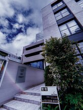 ビエネスタジムトウキョウ 青山(BIENESTAR GYM TOKYO)/【外観】空と光が差し込む外観