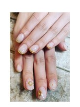 ネイルサロン シェリ(NAIL SALON Cheri)/シアー感のあるワンカラーにお花