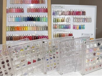 ミイア 春日部店(MiiA)の写真/≪口コミ★4.94高評価サロン◎≫新色新パーツ随時入荷★経験豊富なマシーン技術＆自爪を守るフィルイン施術