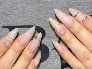 シェルネイル(SHELL NAIL)/薔薇/ピアス/staff:Noa