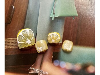 ネイルサロン リン(Lin)の写真/【JNEC一級・歴12年の実力】圧巻の細やかさ。指先を華やかに彩る極上の手描きフラワーアート＊