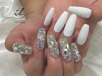 イル 神戸店/ストーン埋め尽くし×ホワイト