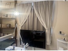 イーネイル(e.Nail)の雰囲気（施術をしながらYouTubeやテレビ、Netflixなど視聴可能です♪）