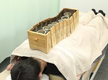 体に点在するツボをお灸の温熱効果で刺激し自然治癒力をUP！