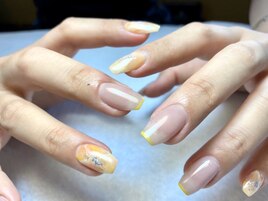 天然石ネイルで涼し気に