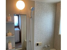 ロカリア(LOCALIA)の雰囲気（黄土よもぎの後にシャワーを浴びれます）