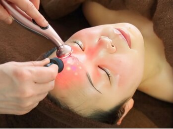 ルミエール フォレストサイド(L’MIERE forestside)の写真/寒さによる乾燥、血流不足によるくすみ/しわ悩みにレチノール＋ビタミンC◎定期施術で透明感/ハリをキープ!