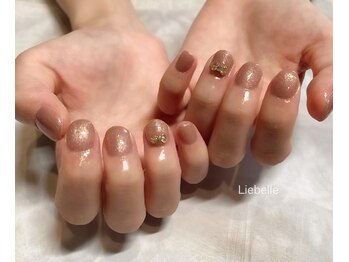 リーベル(Liebelle)/キティちゃん風リボンネイル