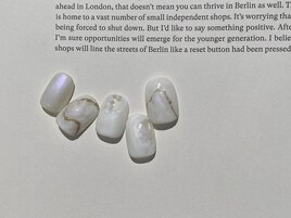 ホワイト/ゴールド