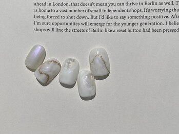 ファンクションネイルズ 表参道 原宿(FUNCTION NAILS)/ホワイト/ゴールド