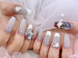 痛ネイル フレンチガーリー