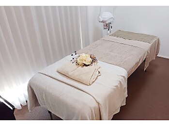 アエリ(AERI)/白が基調のシンプルな空間です♪