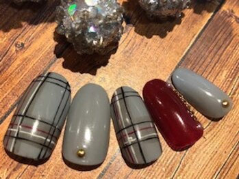 ネスト(Nest)/グレンチェックネイル♪