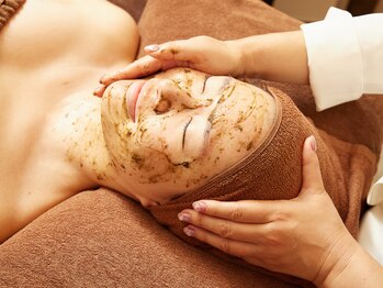 ハリキュア(Hari-Cure)/美肌に導くハーブピーリング