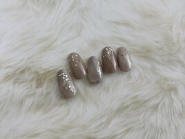 グレージュネイル