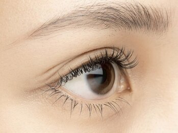 ロイル コア ビューティー(Loeyle core beauty)の写真/一人ひとりの目元に寄り添う、自然で上品なオーダーメイドデザイン。