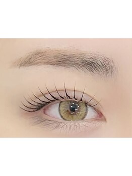 ナチュラル上品な目元にしたい